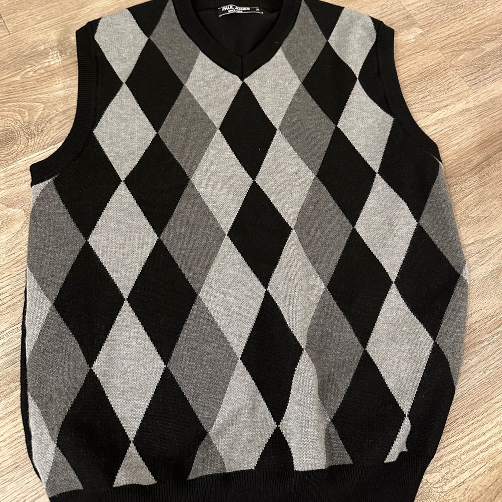 Men’s argyle sweater vest